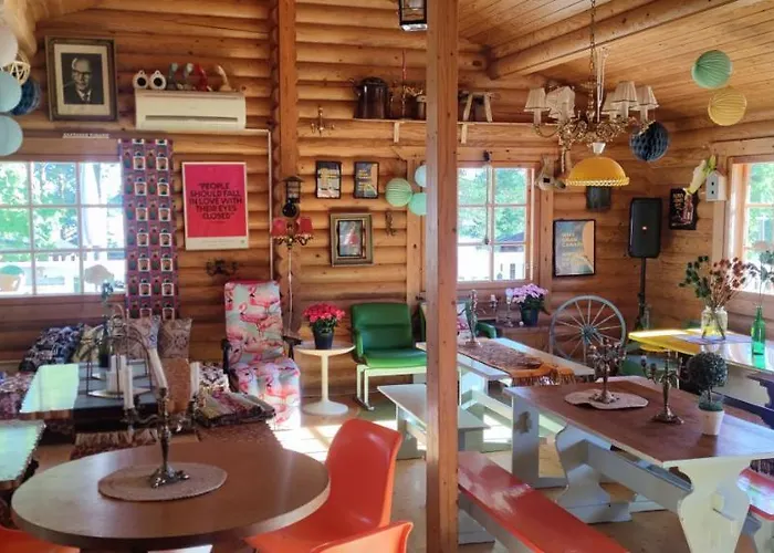 Kyyjaervi And Oy Кемпинг