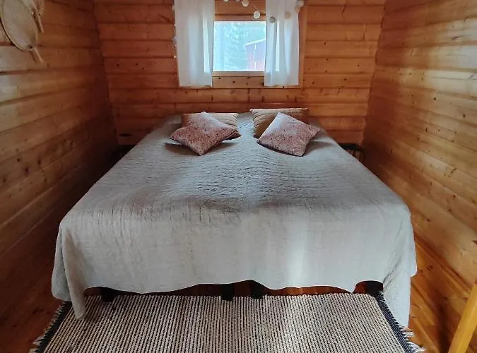 Kyyjaervi And Oy Кемпинг